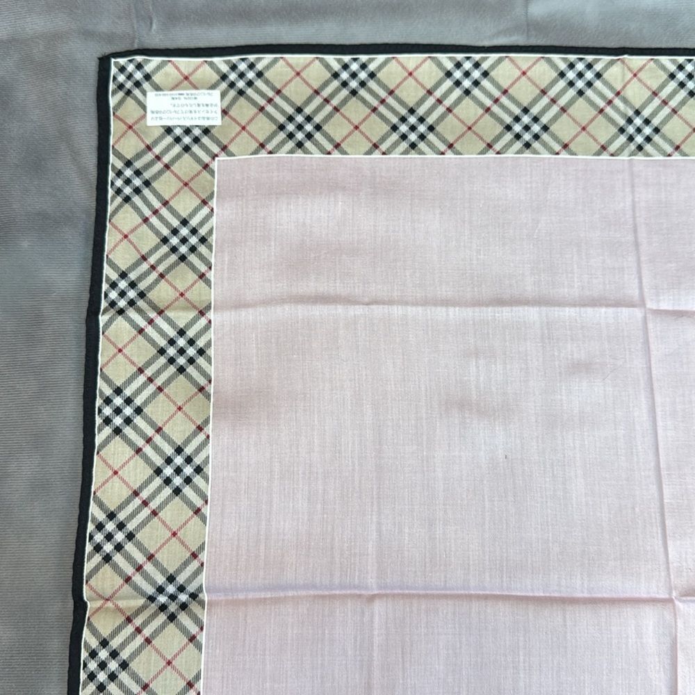 NWT Burberry Scarf - Picture 4 of 7